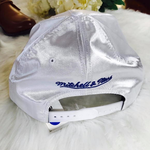 Mitchell & Ness Pistons Snapback Cap Back to Back - Picture 2 of 6